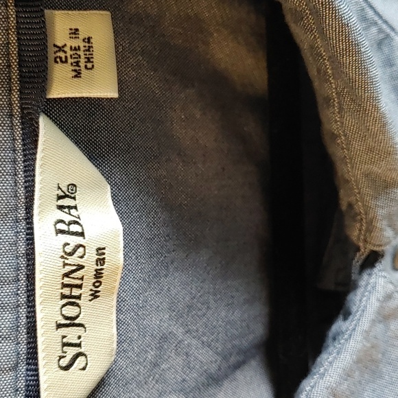 St. John's Bay Woman Button Down Ling Sleeve Denim Top Size 2X - Picture 5 of 12